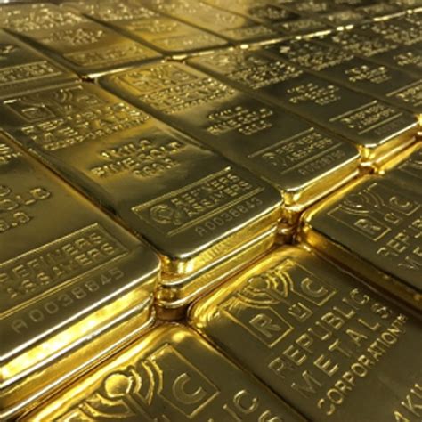 Gold Futures Explained for Beginners • 2024 • Benzinga