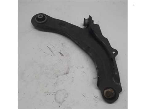 Renault Captur Front Lower Wishbones Right Stock