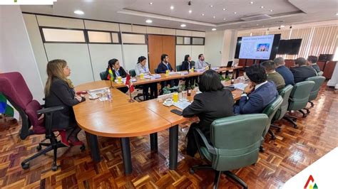 Reunión protocolar entre la Embajadora del Perú Carina Palacios y la