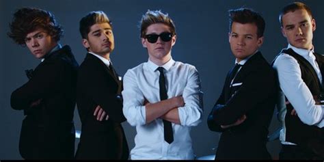 Celeb´s News One Direction Music Video Kiss You