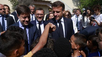 Emmanuel Macron veut relancer le débat sur le temps scolaire et