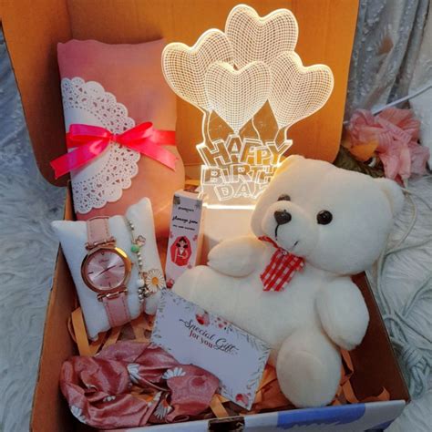 Jual Kado Ulang Tahun Aesthetic Hampers Cewek Birthday Gift Box