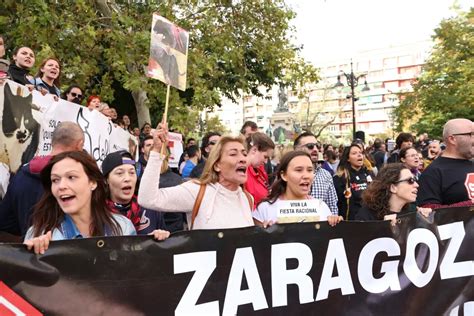 Protesta Antitaurina En Plena Feria Im Genes