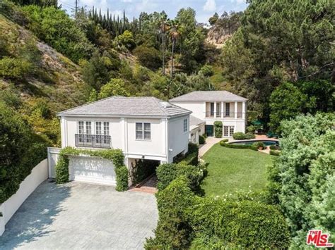 Katy Perry Is Closing on a $7.5M Guesthouse—an Inside Peek