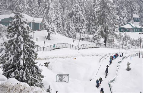 Season S First Snowfall In Gulmarg