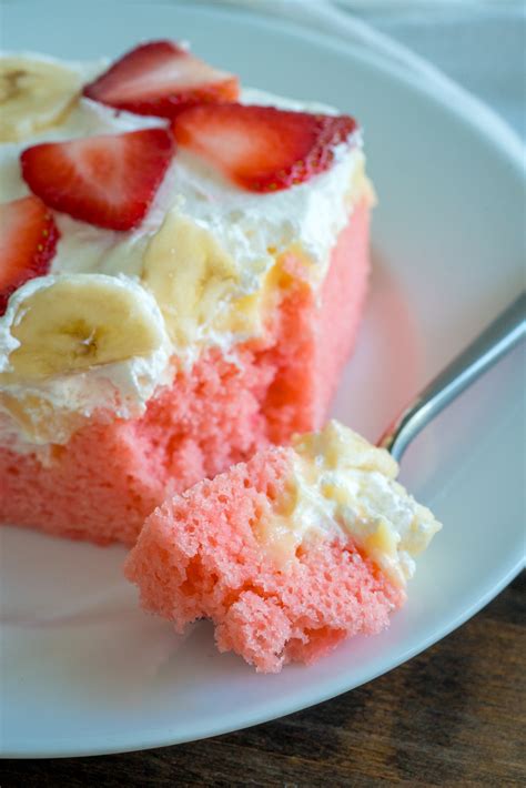 Strawberry Banana Poke Cake Live Play Eat