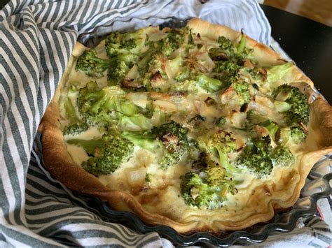 snabb broccolipaj med ost och purjolök VEGOHIMLEN