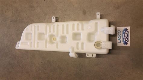 2000 2003 Ford F 650 F750 Radiator Coolant Reservoir Tank Genuine