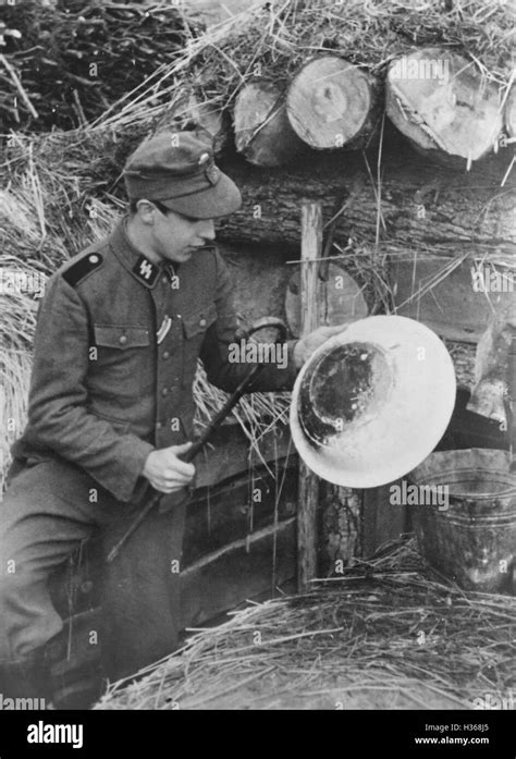 German soldier in the Courland Pocket, 1944 Stock Photo - Alamy