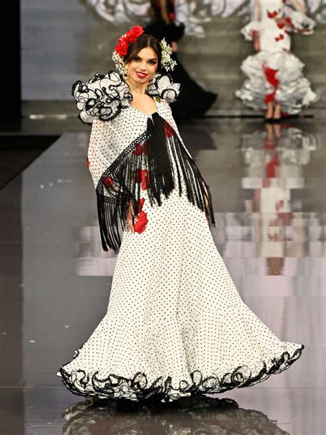 Traje De Flamenca Dolce Blanco Con Vuelo Sara De Ben Tez Dise Adora