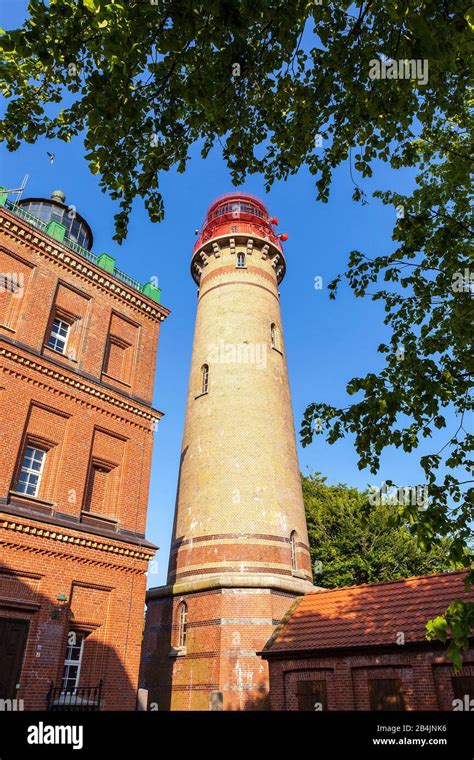 R Gen Kap Arkona Leuchtt Rme Neuer Leuchtturm Und Schinkelturm Stock