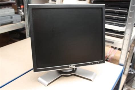 Buy The 17 Inch Dell Ultrasharp 1707fp Swivel Dvi Lcd Monitor At