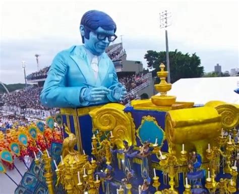 Homenagem A Chico Xavier Em Desfile De Carnaval Geecx Grupo De