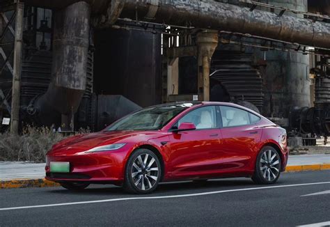 特斯拉 Model 3 长续航版可享受联邦税收抵免，现售价 40 000 美元起 特来讯