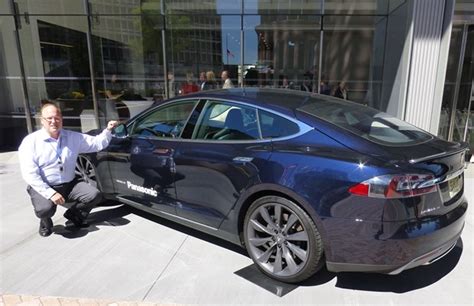 El Coche De Empresa En Panasonic Un Tesla Model S