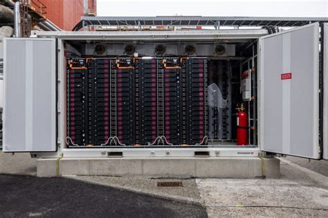 10 Mw V Česku Byla Uvedena Do Provozu Největší Baterie — Solární Novinky