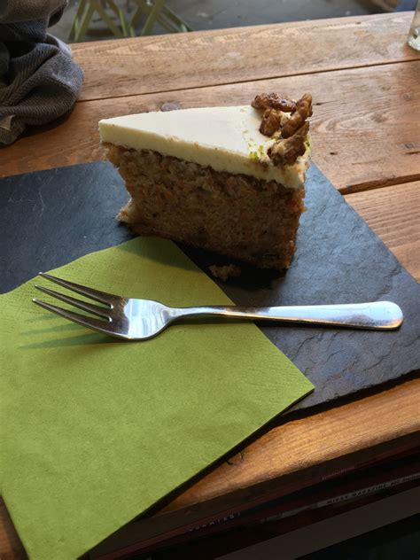 Sehr leckerer Rübli Walnuss Kuchen im Jlöcklich in Köln Cologne