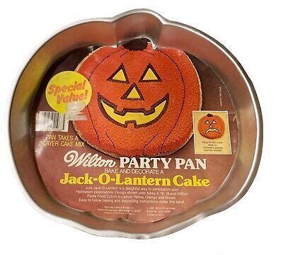 Vintage Wilton Pumpkin Face Cake Pan Mold Jack O Lantern Halloween 1981