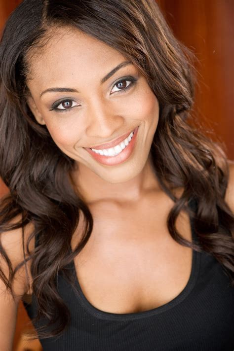 Nissan Commercial Actress Brunette Nissan Rogue Commercial Actors