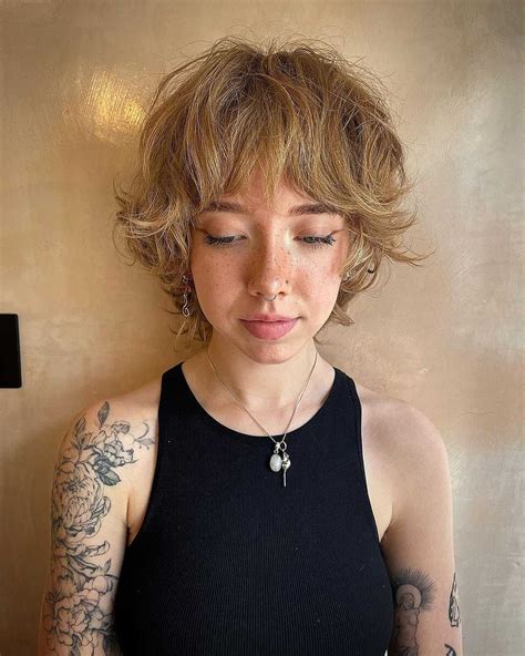 27 Sweet Short Shag Haircuts With Bangs Short Shaggy Haircuts Shaggy