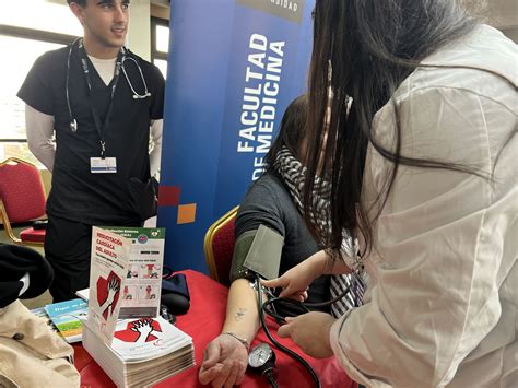 Alumnos De Medicina En El D A Nacional De Resucitaci N Card Aca