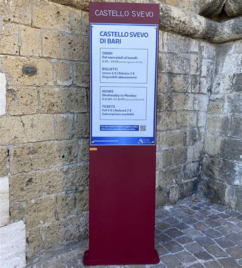 Totem Di Segnalazione Castle Citys Pubblicitario Led Illuminato