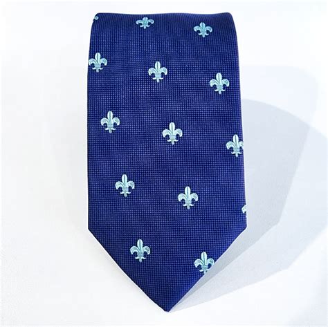 Corbata De Seda Italiana Azul Medio Flor Lis Celeste Camisas