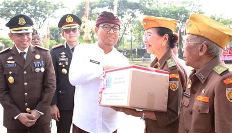 Nusabali Wawali Arya Wibawa Pimpin Apel Peringatan Hari Pahlawan