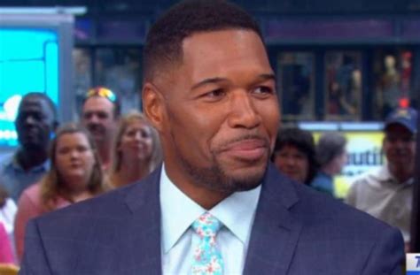 'GMA' co-host Michael Strahan loses part of finger in accident