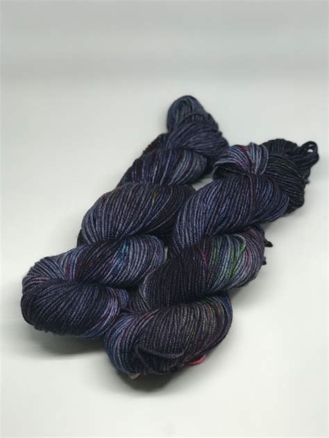 Worsted Weight 8-ply Yarn 100% SW Merino 218 yards / 100 grams