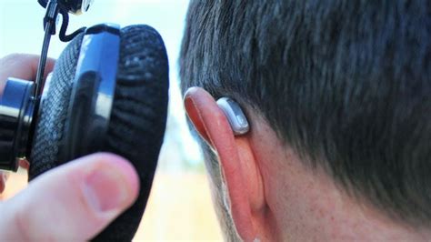 Headphones And Hearing Aids Can You Wear Both Everyday Hearing