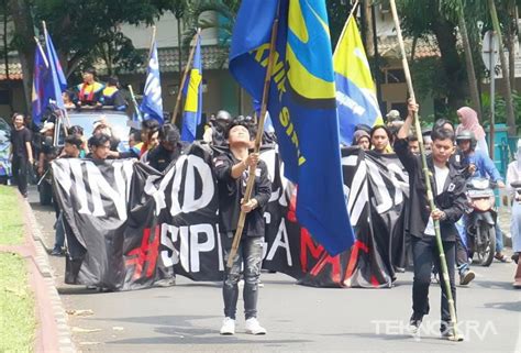 Galeri Foto Riuh Wisuda Periode VI Fakultas Teknik Unila 2023 TEKNOKRA