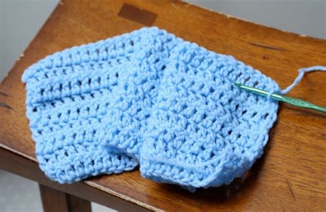 Crochet-A-Day: Double Crochet Baby Blanket - Make and Takes