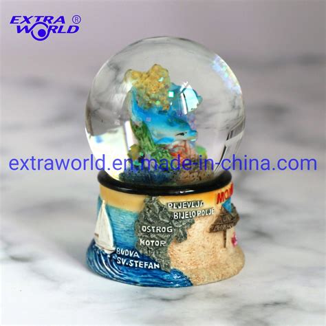 Custom Handpainting Polyresin Tourist Souvenir Snowball Souvenir