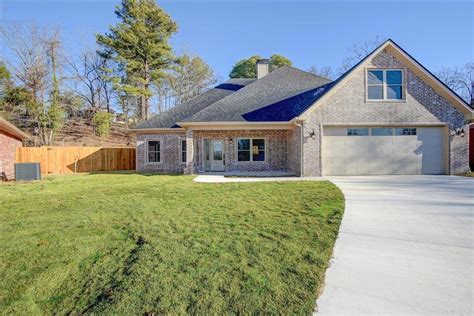 Jet Cir Hot Springs AR Homes