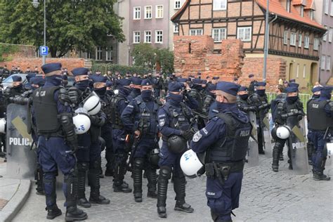 Wielki Protest Mundurowych 2021 Protesty Kolejnych Grupy Zawodowych