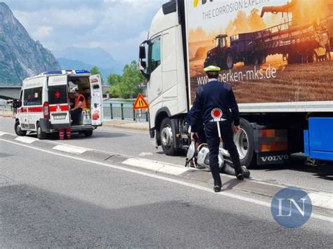 Malgrate Incidente Tra Una Moto E Un Camion Coda Tra I Due Ponti