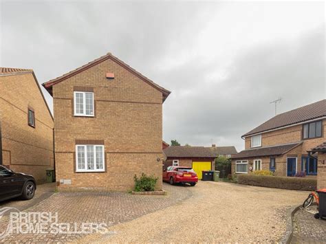 3 Bed Detached House For Sale In Hexham Gardens Bletchley Milton