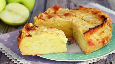 Gâteau invisible aux pommes de Cyril Lignac Délicieux La Recette