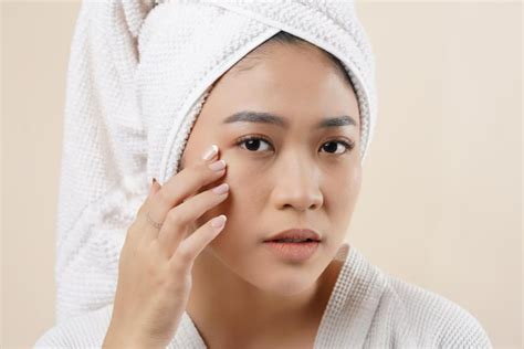 Skincare Routine For Oily Skin The Ultimate Guide I The Moms Co