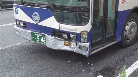 通勤ラッシュ時に路線バスと軽乗用車が正面衝突 軽乗用車運転の男性が軽いけが 周辺は一時渋滞 Tosオンライン