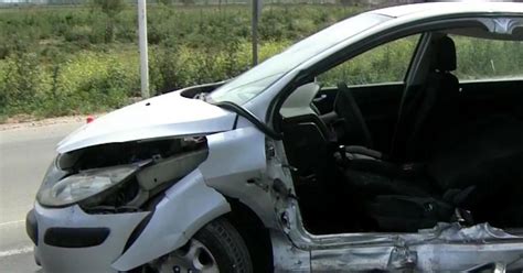 Fuerte Choque Entre Dos Autos En La Autopista Rosario Santa Fe A La