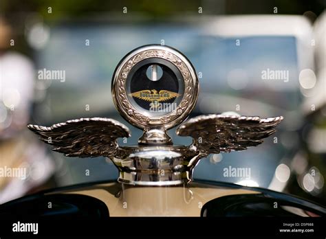 Duesenberg car emblem hi-res stock photography and images - Alamy