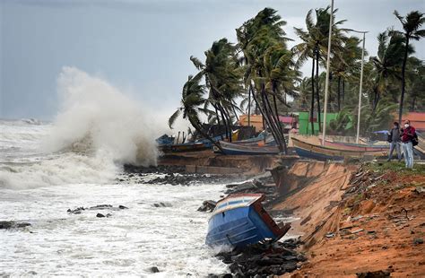 Cyclone Tauktae: 6 dead as heavy rains, gusty winds lash Karnataka ...