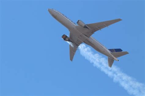 United Airlines Boeing 777 Inside