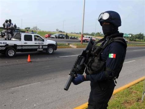 Polic As De Veracruz En Crisis Asesinan A Inocentes