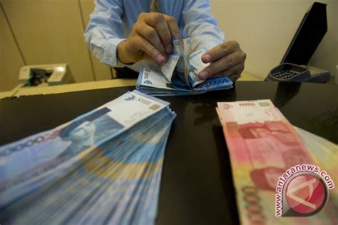 Nilai Tukar Rupiah Turun Tiga Poin Antara News