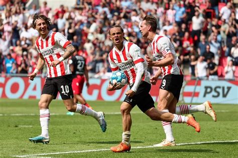 Nederland Furieus Na Topclubpenalty Psv Soccernews Nl