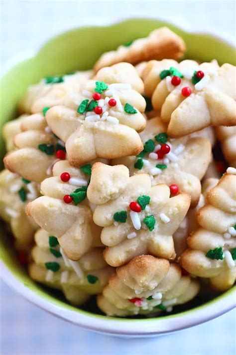 15 Easy Delish Holiday Cookie Swap Recipes