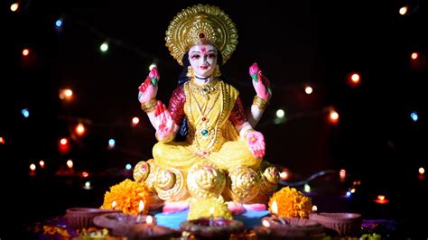 Mahalakshmi Vrat Date And Significance Devdarshan Off